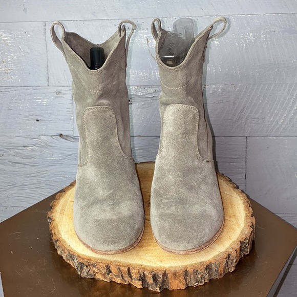 Alberto Fermani pull on suede ankle boots - Picture 8 of 8